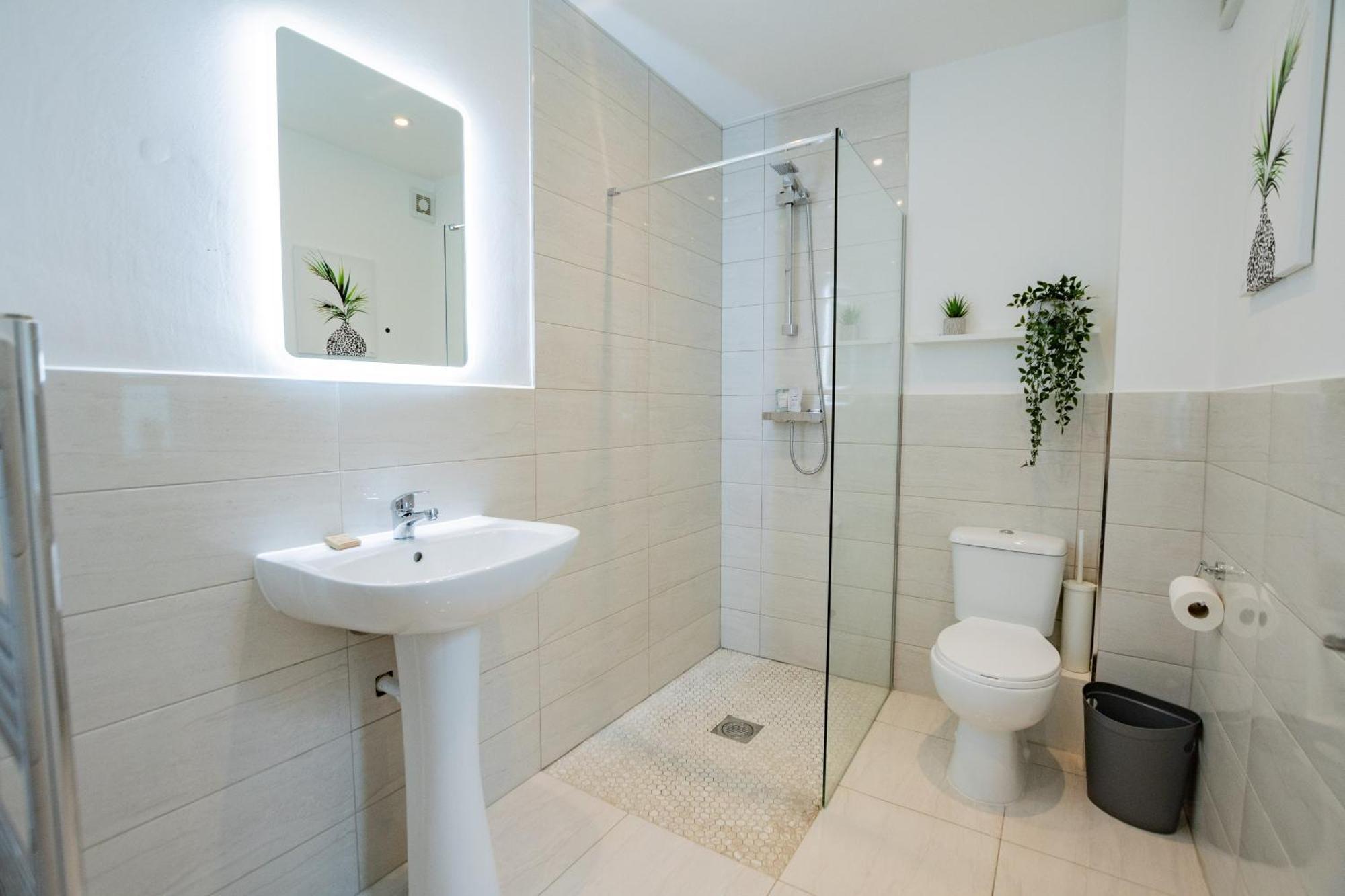 فيلا The Large Group House -Sleeps 21 دبلن المظهر الخارجي الصورة